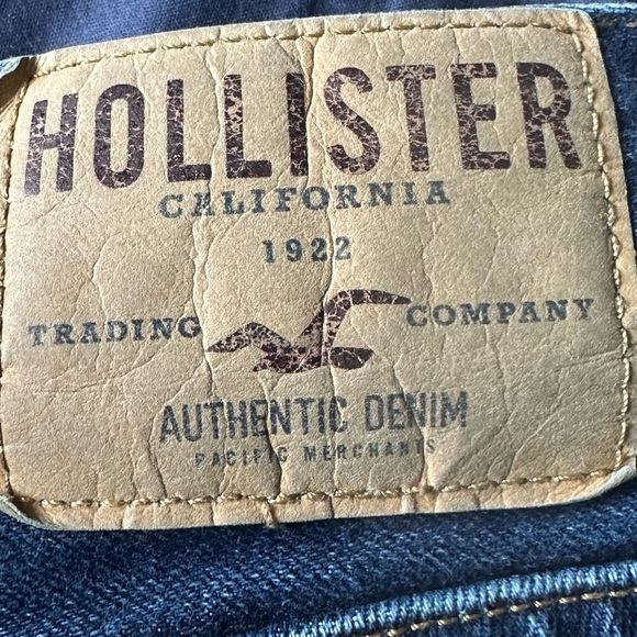 Hollister Classic Straight Jeans - Picture 2 of 4